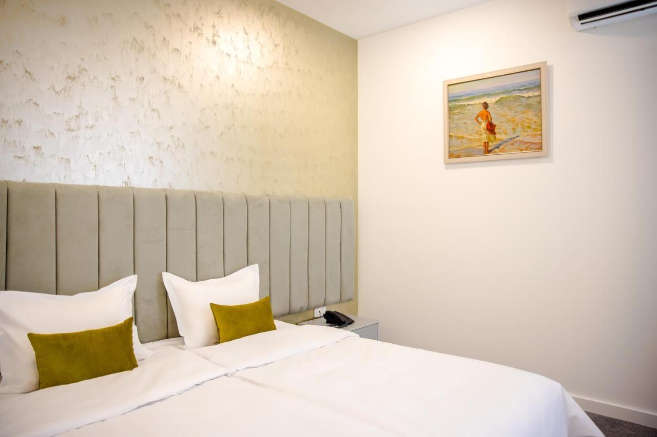 Aurora Hotel By Benefice Erivan Exterior foto