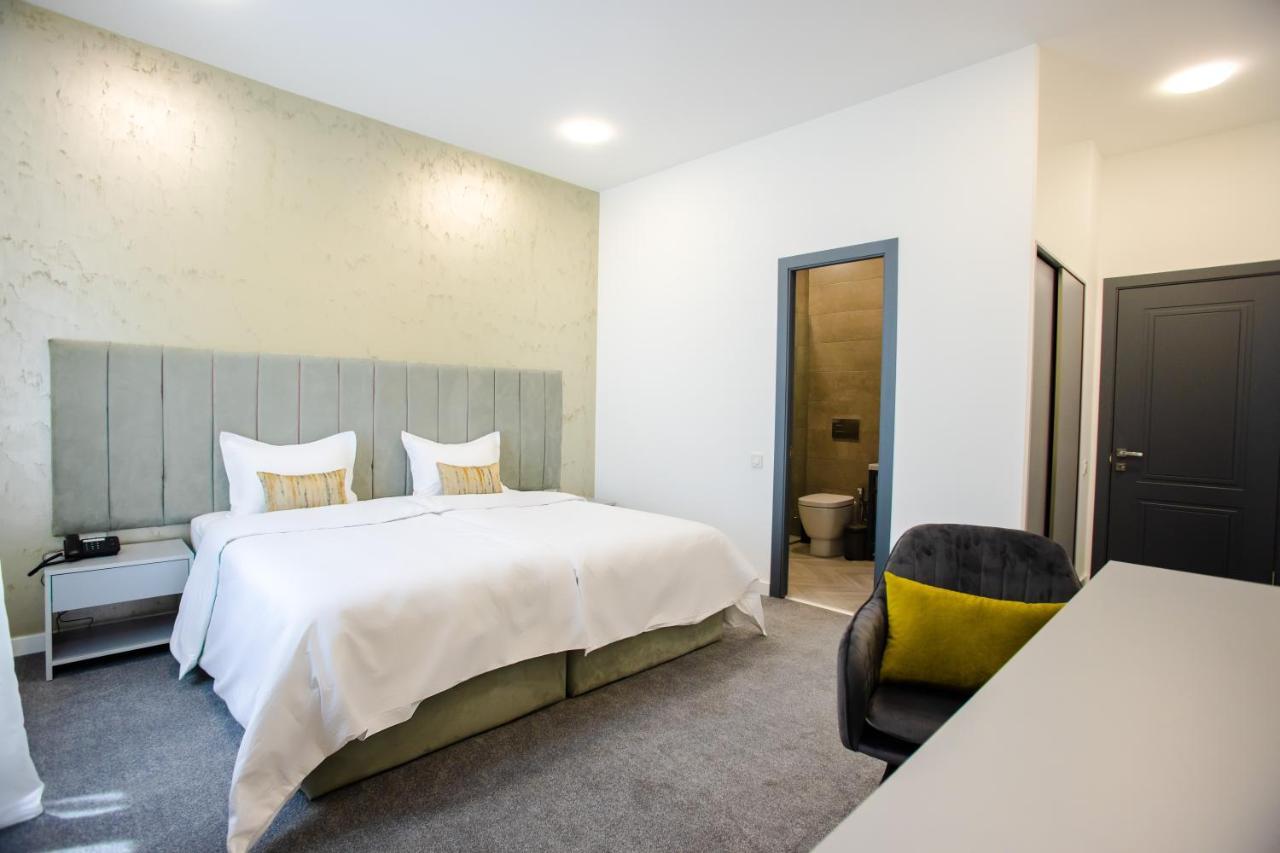 Aurora Hotel By Benefice Erivan Exterior foto