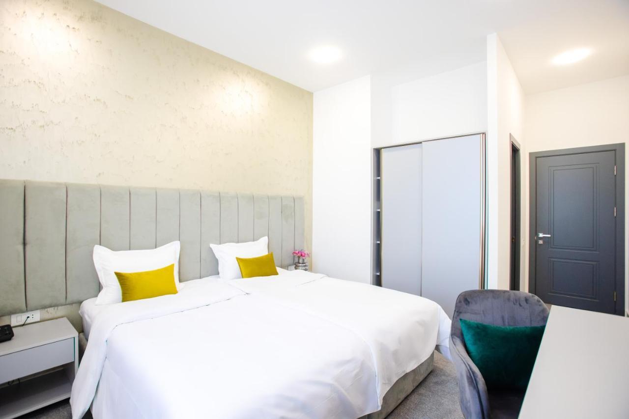 Aurora Hotel By Benefice Erivan Exterior foto