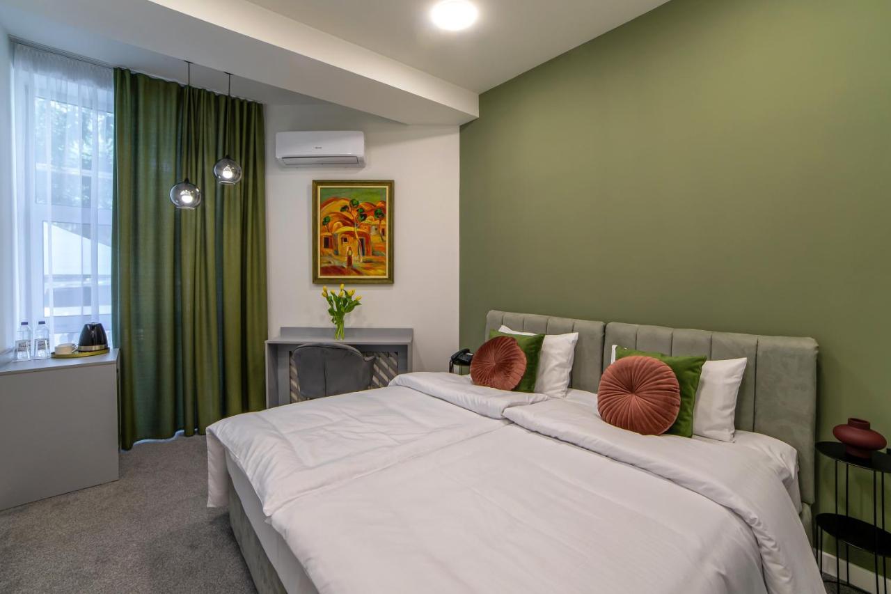 Aurora Hotel By Benefice Erivan Exterior foto